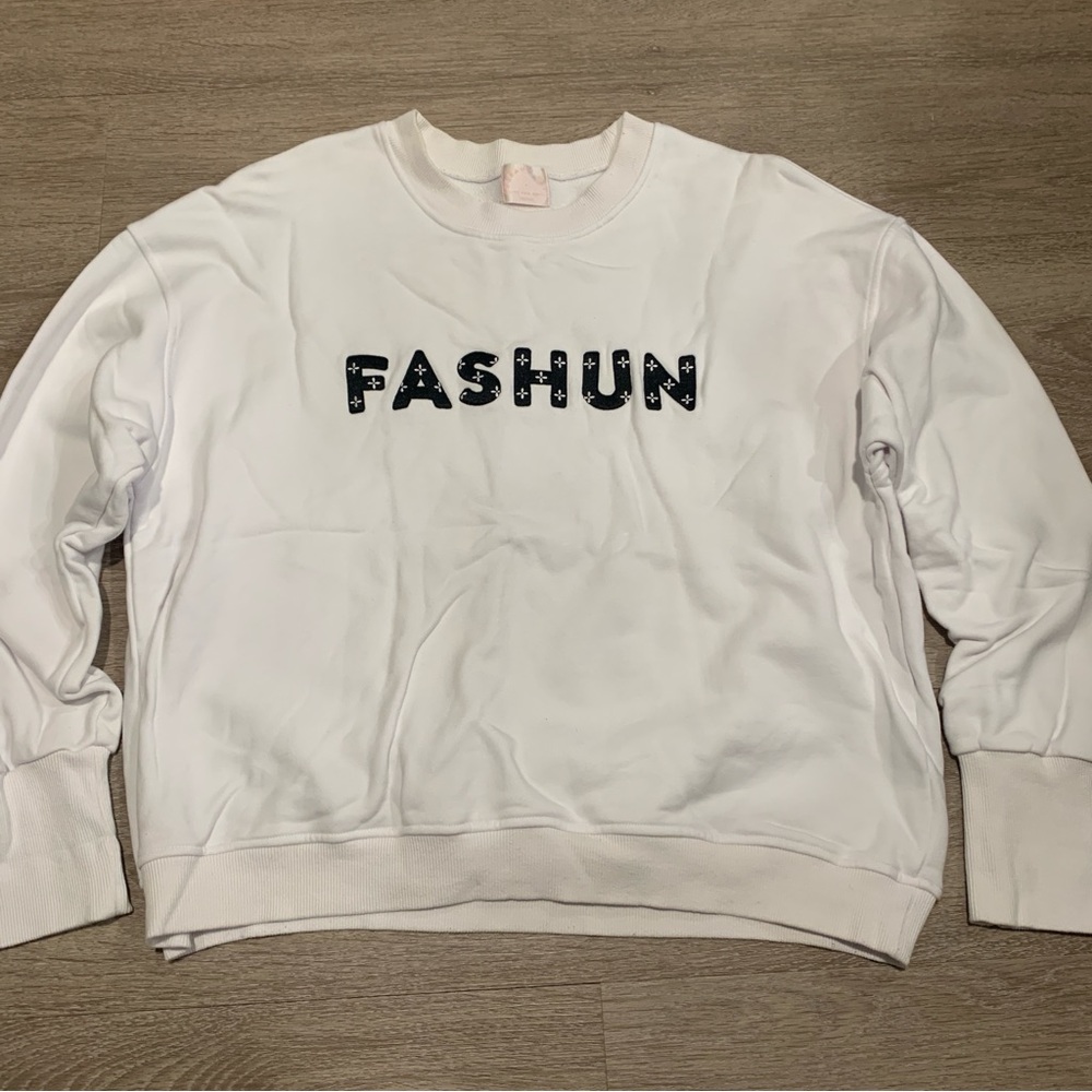 White Fox Boutique x Sarah's Day Fashun Sweatshirt Size M
